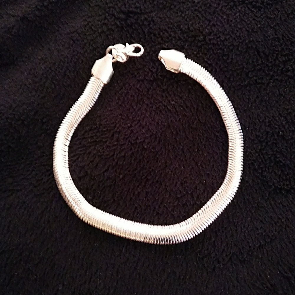 NEW - Bracelet